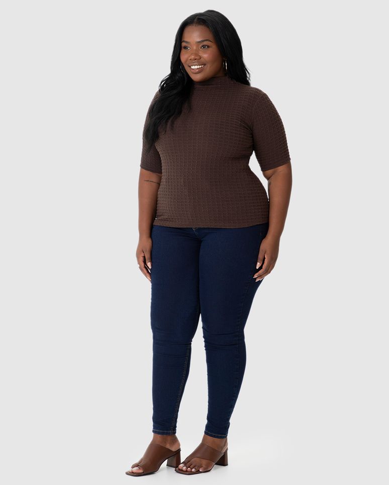 Blusa Feminina Plus Size Justa Gola Alta Em Jacquard Texturizado