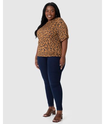 Blusa Feminina Plus Size Boxy Estampada Em Malha Viscolinho Stretch