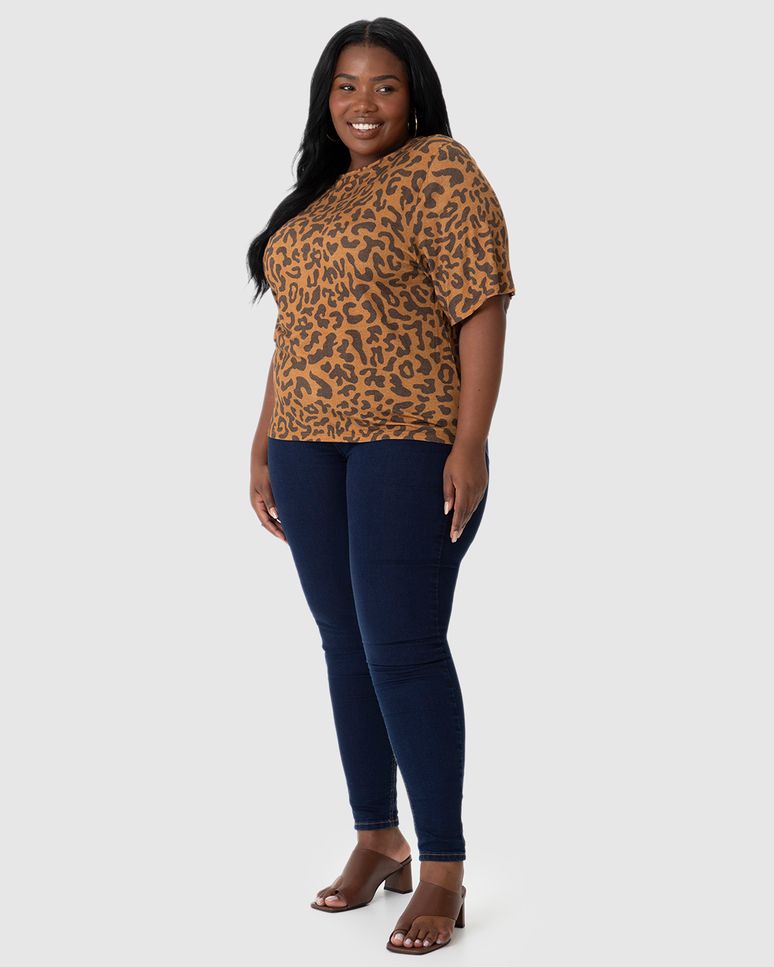 Blusa Feminina Plus Size Boxy Estampada Em Malha Viscolinho Stretch