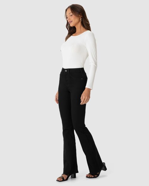 Calça Flare Feminina Bolso Funcional Em Sarja Com Elastano