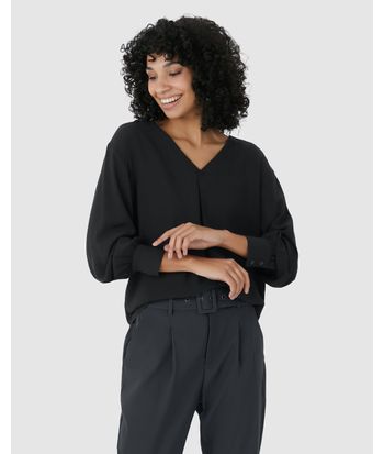 Camisa Ampla Feminina Decote V Abotoamento Frontal Em Viscose Sarjada