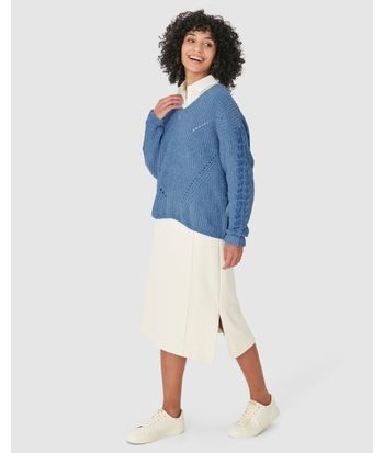 Suéter Feminino Gola V Detalhes Vazados Em Chenile