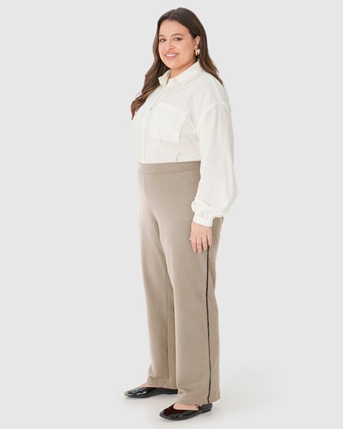 Calça Reta Feminina Plus Size Bolso Funcional Em Moletom Stretch