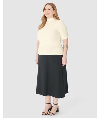 Blusa Feminina Plus Size Justa Gola Alta Em Jacquard Texturizado
