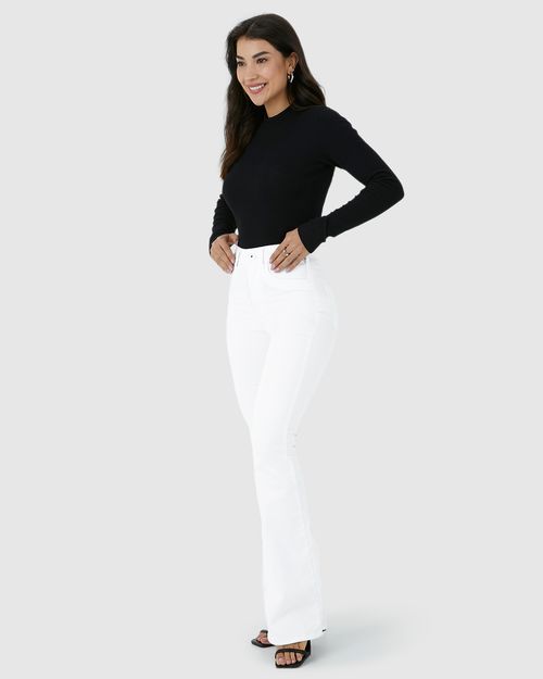 Calça Flare Feminina Bolso Funcional Em Sarja Com Elastano