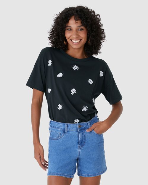 Camiseta Feminina Ampla Bordado Frontal Em Algodão