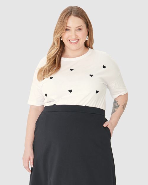 Camiseta Feminina Plus Size Ampla Bordado Frontal Em Algodão