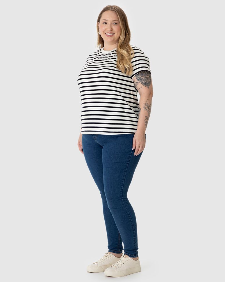 Camiseta Feminina Plus Size Listrada Em Algodão