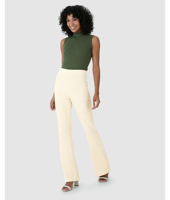 Calça Feminina Bootcut Em Malha Texturizada