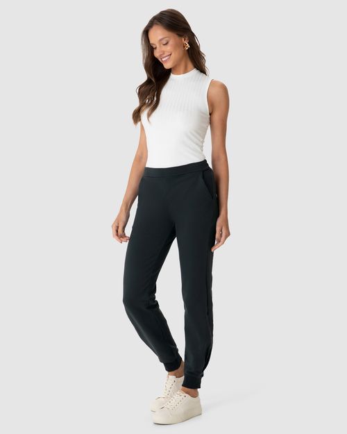 Calça Feminina Carrot Barra Com Prega Em Moletom Stretch Flanelado