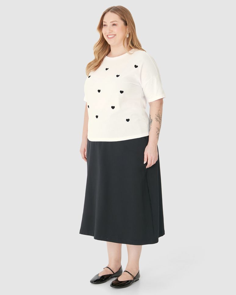 Camiseta Feminina Plus Size Ampla Bordado Frontal Em Algodão