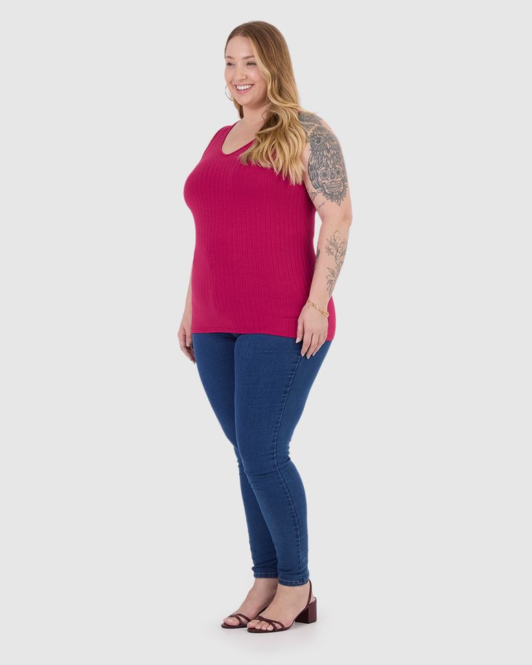 Regata Básica Feminina Plus Size Decote V Em Canelado De Viscose