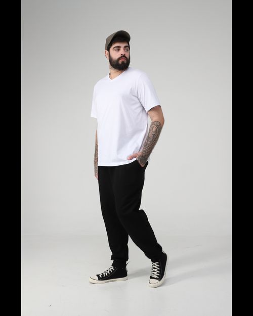 Camiseta Masculina Plus Size Gola V Tecnológica Anti Odor Em Algodão - BASICAMENTE
