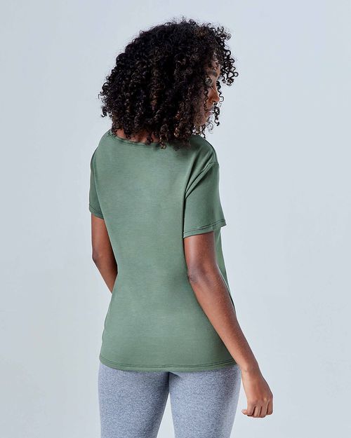 Camiseta Feminina Decote Canoa Tecnológica Modal - BASICAMENTE